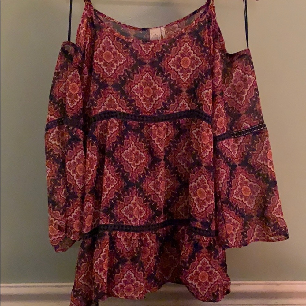 Shoulder open blouse paper crane med